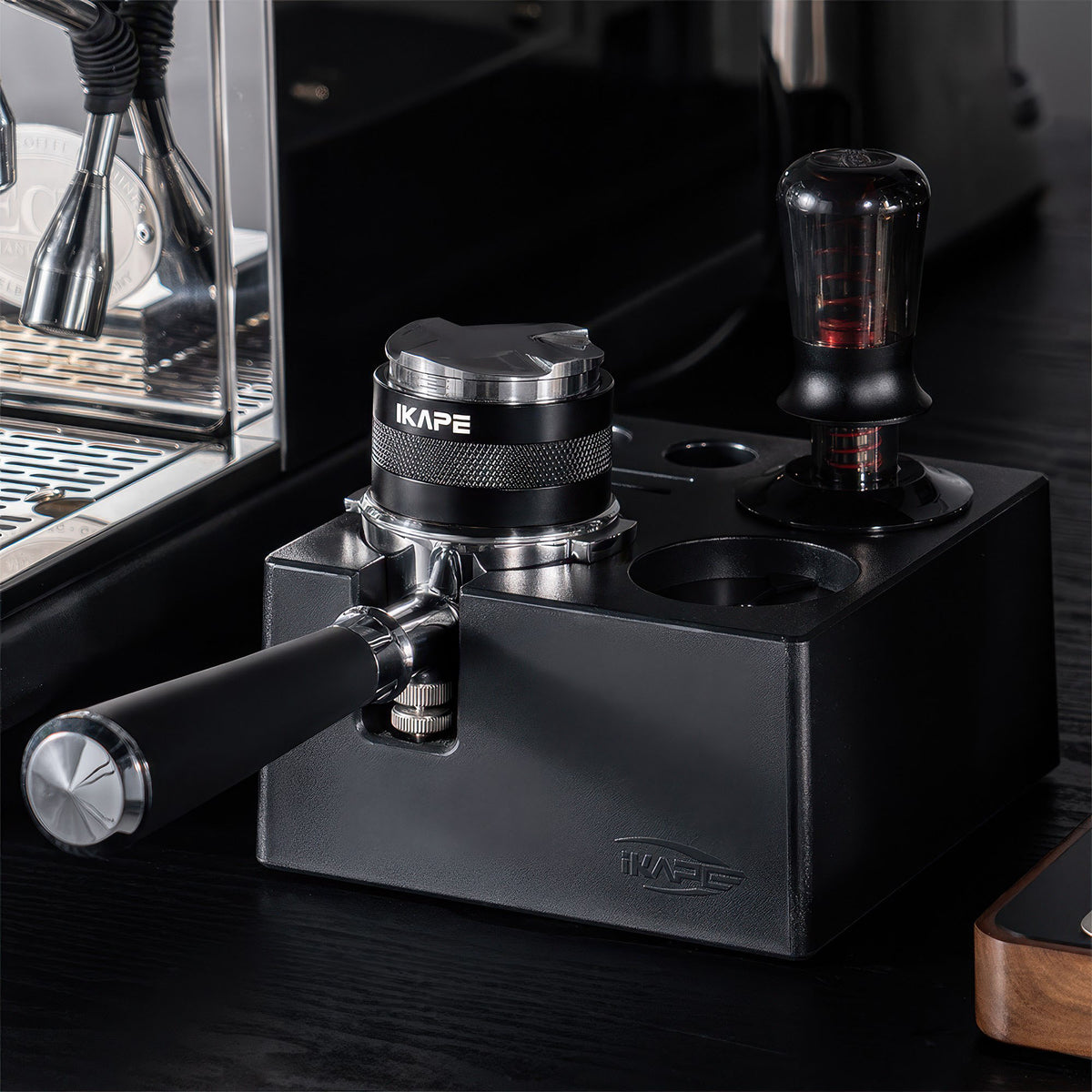 2 in 1 Adjustable Coffee Distributor & Tamper – side view | Lastaforest
