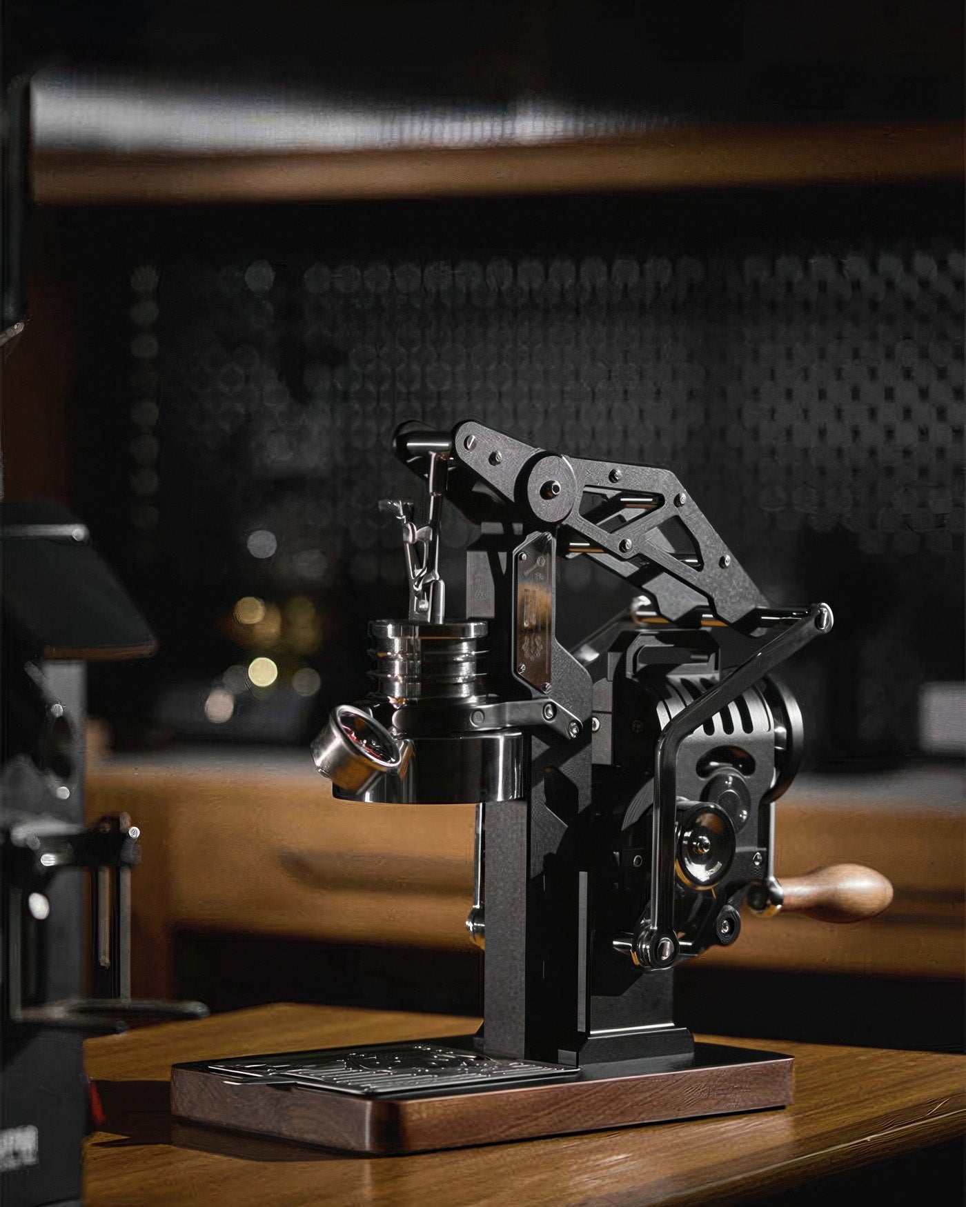 Mach M8 Hand Crank Espresso Machine - MUVNA – side view | Lastaforest