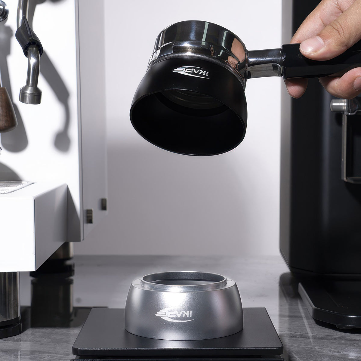 Espresso Magnetic Dosing Funnel V2 – detail view | Lastaforest