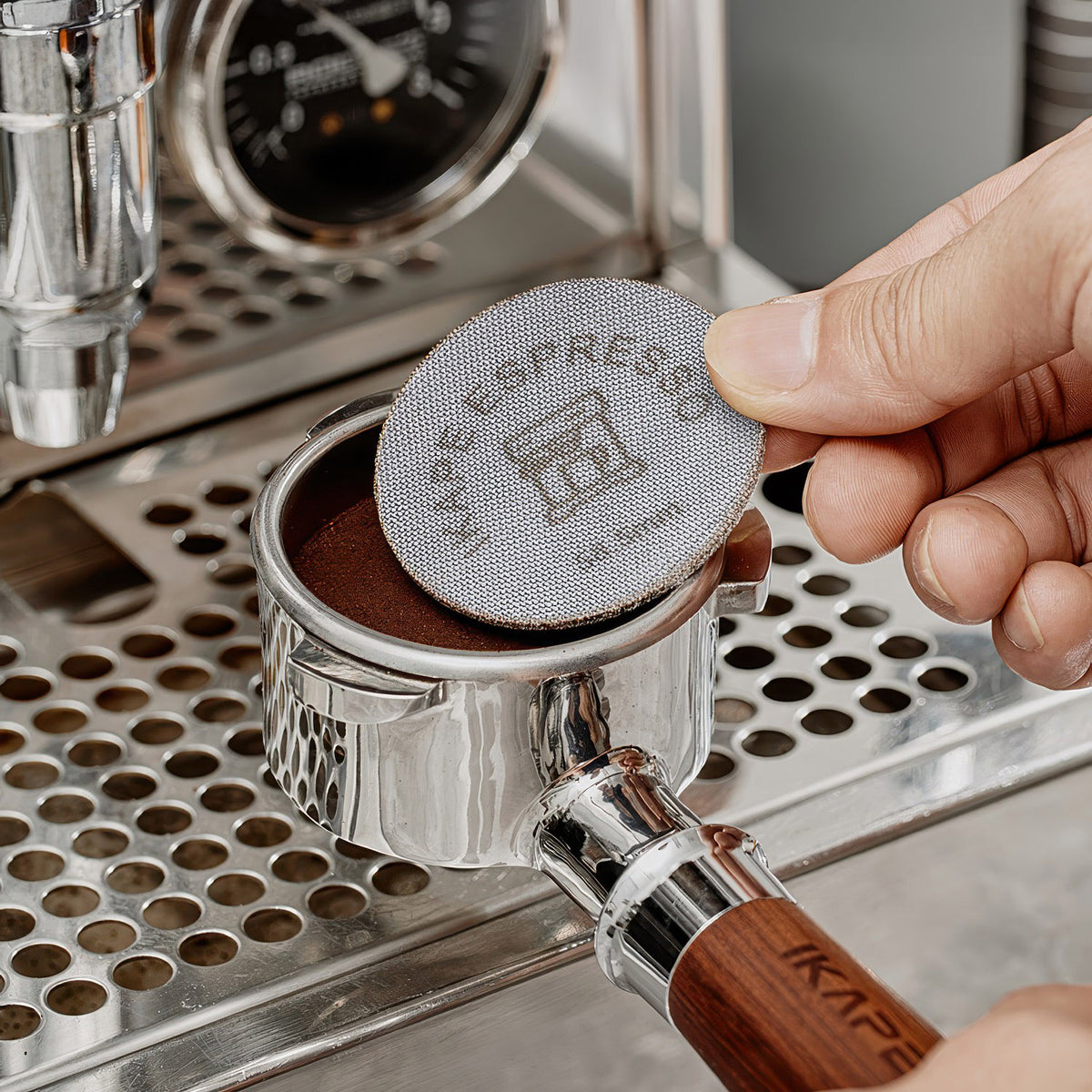 Espresso Magnetic Dosing Funnel V2 – side view | Lastaforest