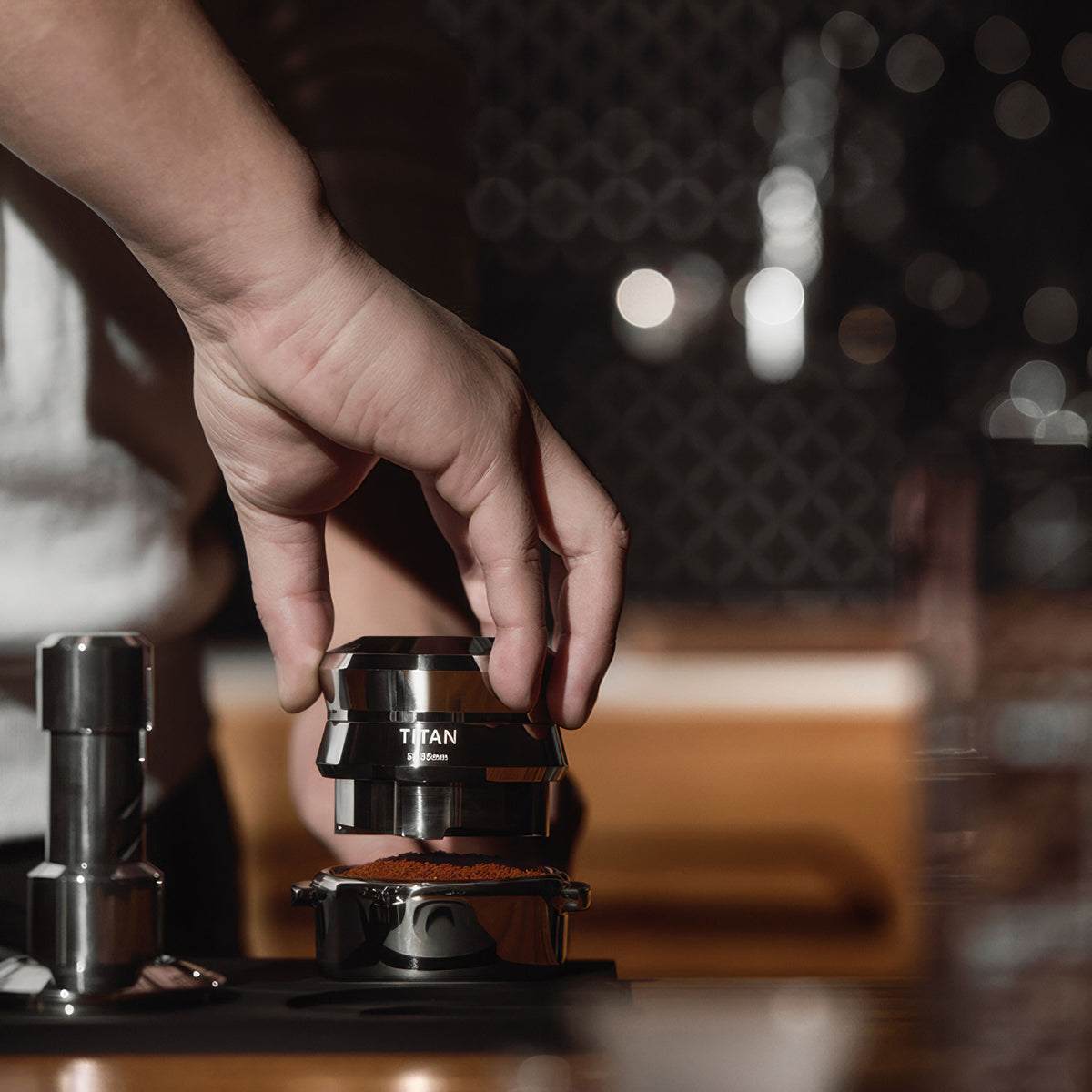 Four Spring Titan Tamper & Distributor – view 8 | Lastaforest