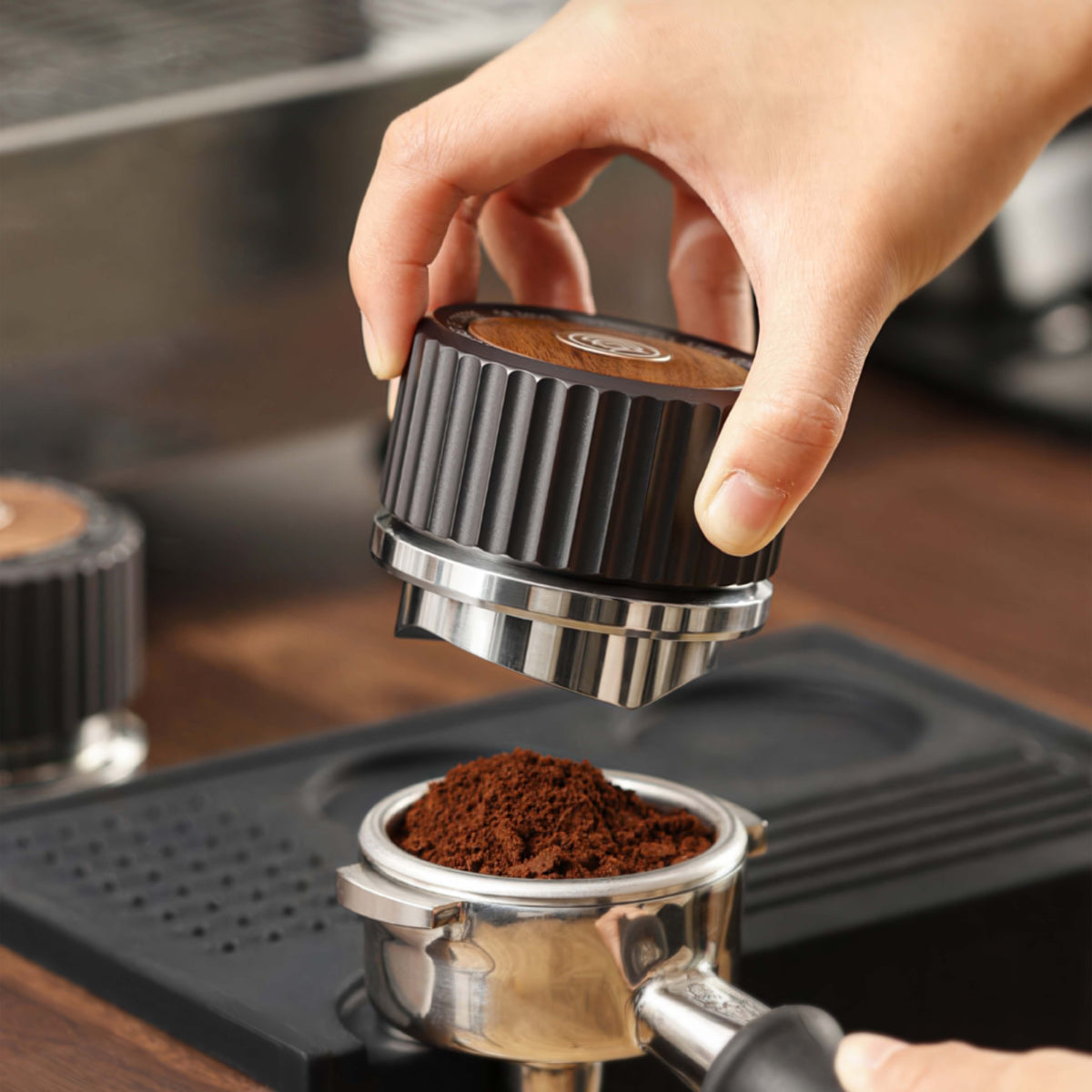 Thunder Gravity Coffee Distributor – view 6 | Lastaforest