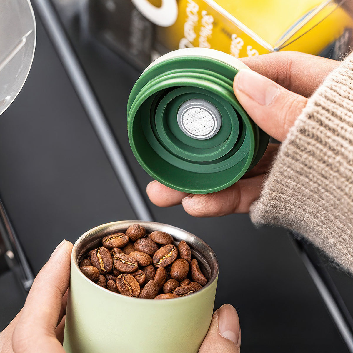 Portable Travel Coffee Bean Canister – view 5 | Lastaforest