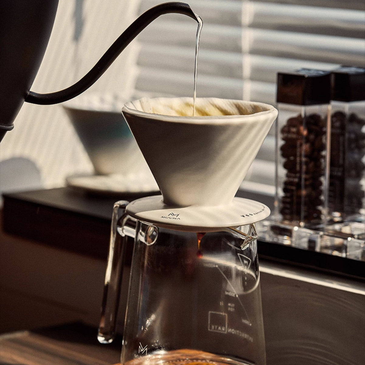 Star Vortex V60 Ceramic Dripper - 16 Spiral Ribs – view 6 | Lastaforest