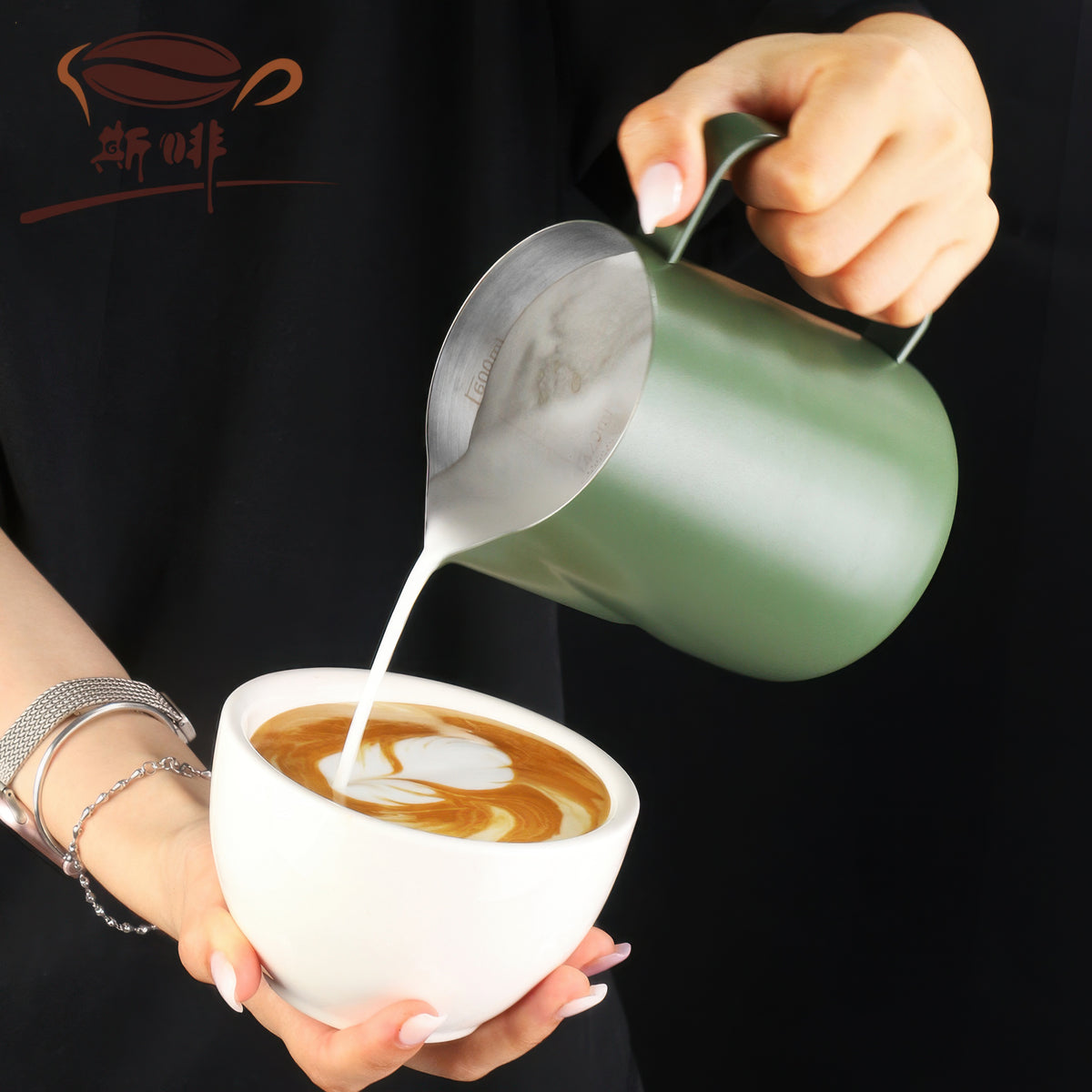 Linea Precision Latte Art Pitcher – detail view | Lastaforest