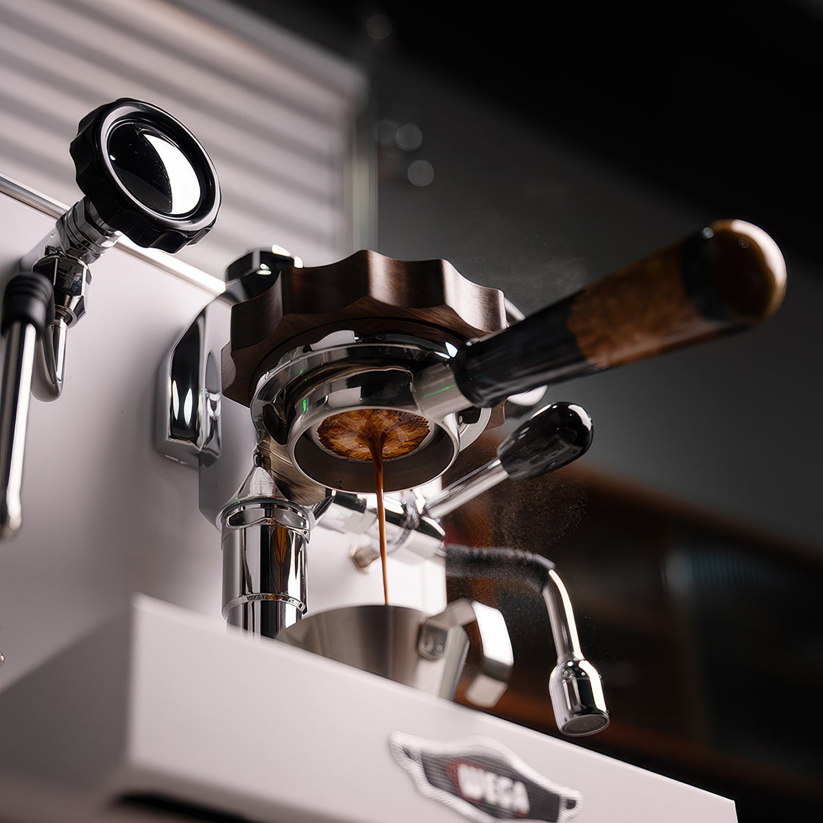Walnut & Resin Handle Bottomless Portafilter – view 11 | Lastaforest