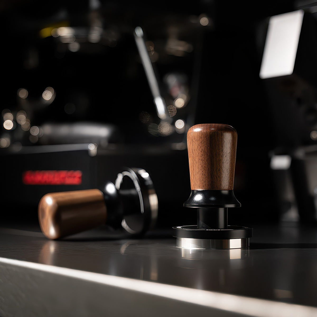 Walnut Coffee Tamper Balanced Design – view 9 | Lastaforest