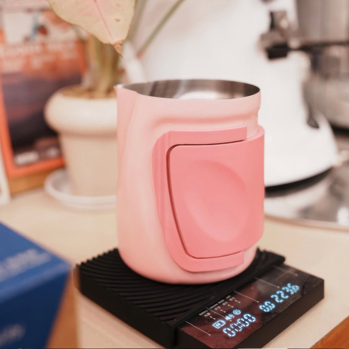 Convertible Foldable Handle Latte Pitcher – view 13 | Lastaforest