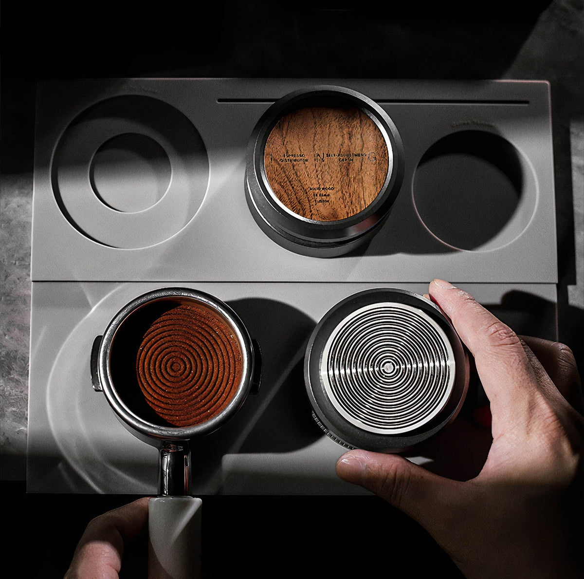 Gravity Tamper and Distributor with Wooden Lid – view 6 | Lastaforest