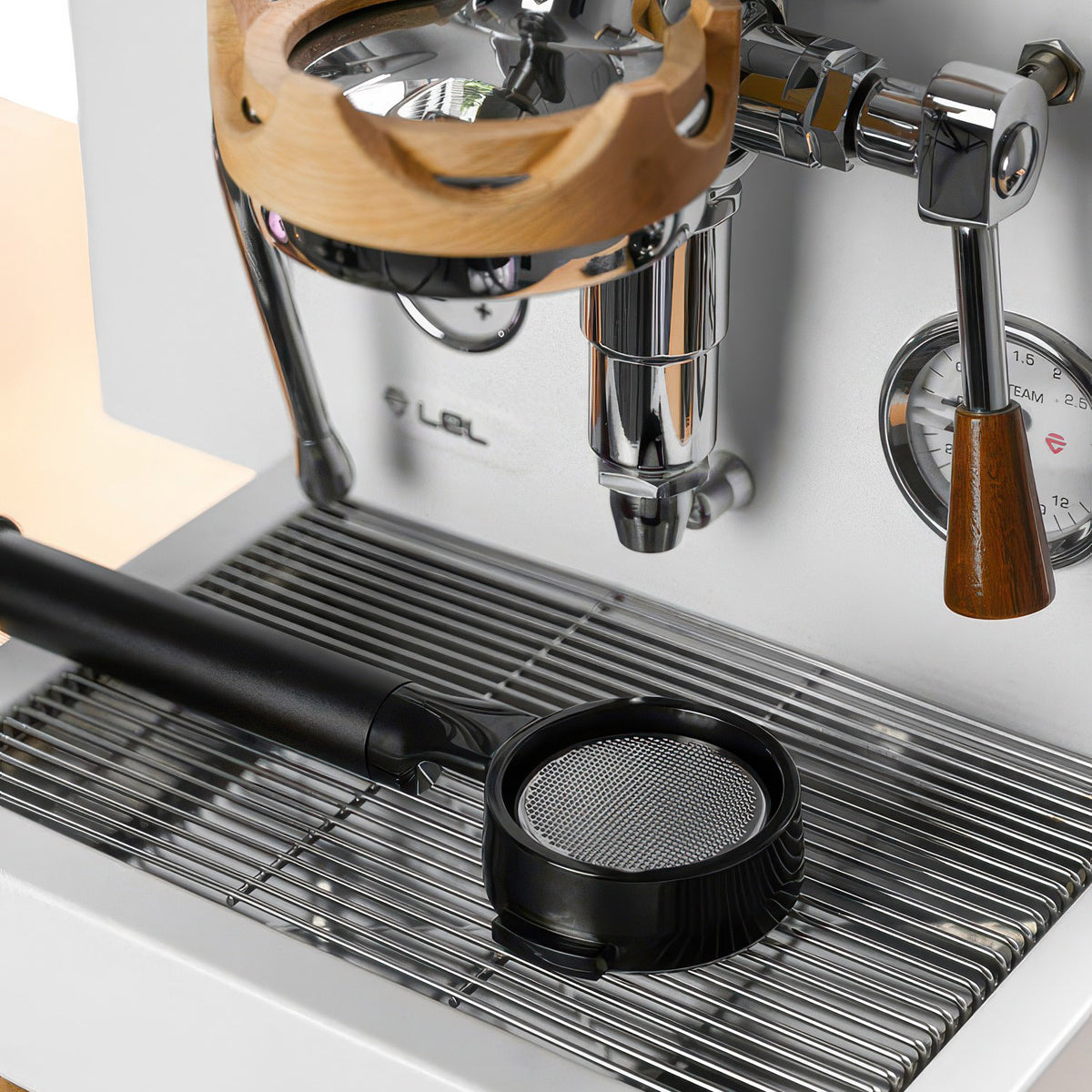 Flat Bottomless Portafilter - High-Efficiency Extraction – view 6 | Lastaforest