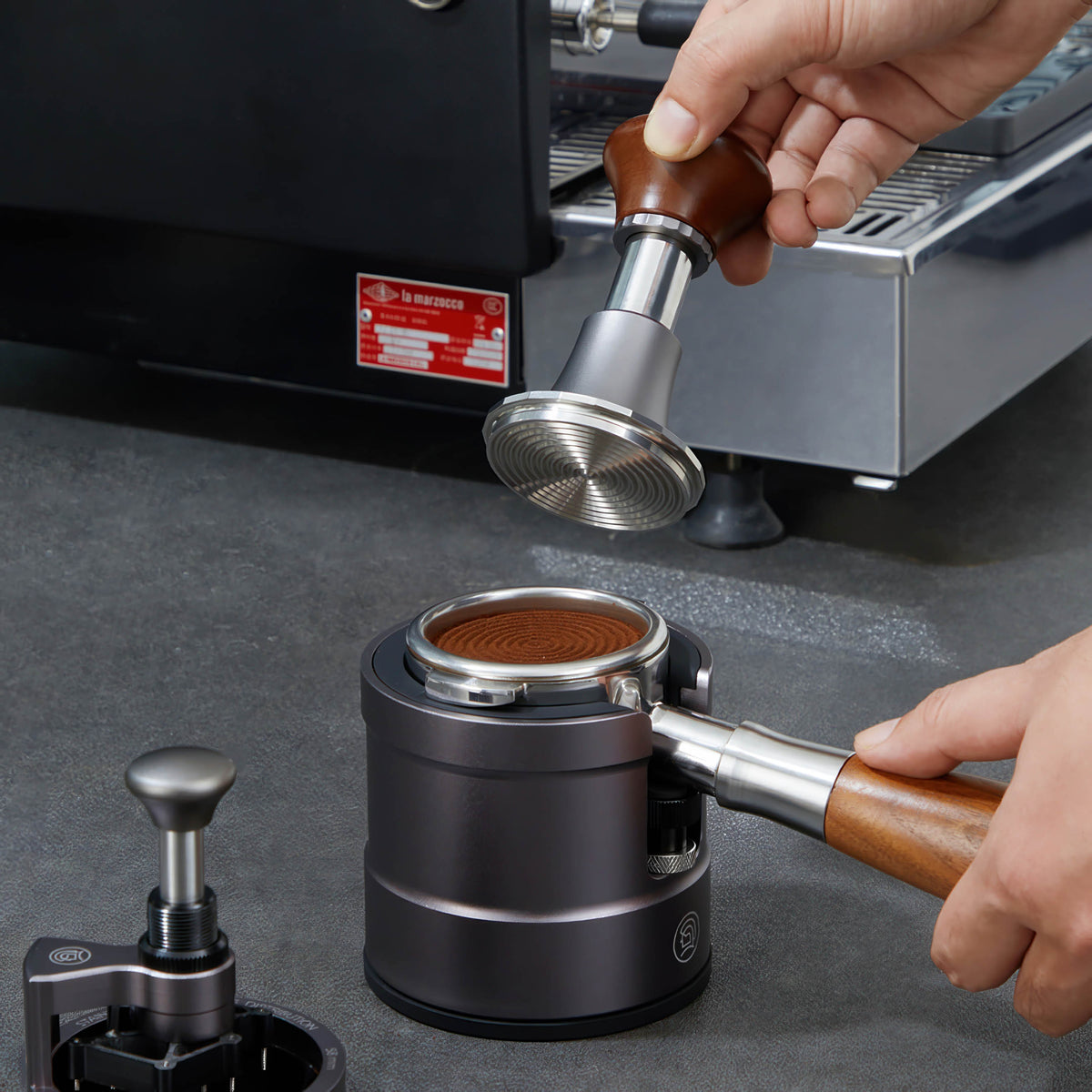 Thunder Espresso Tamping Holder – view 6 | Lastaforest
