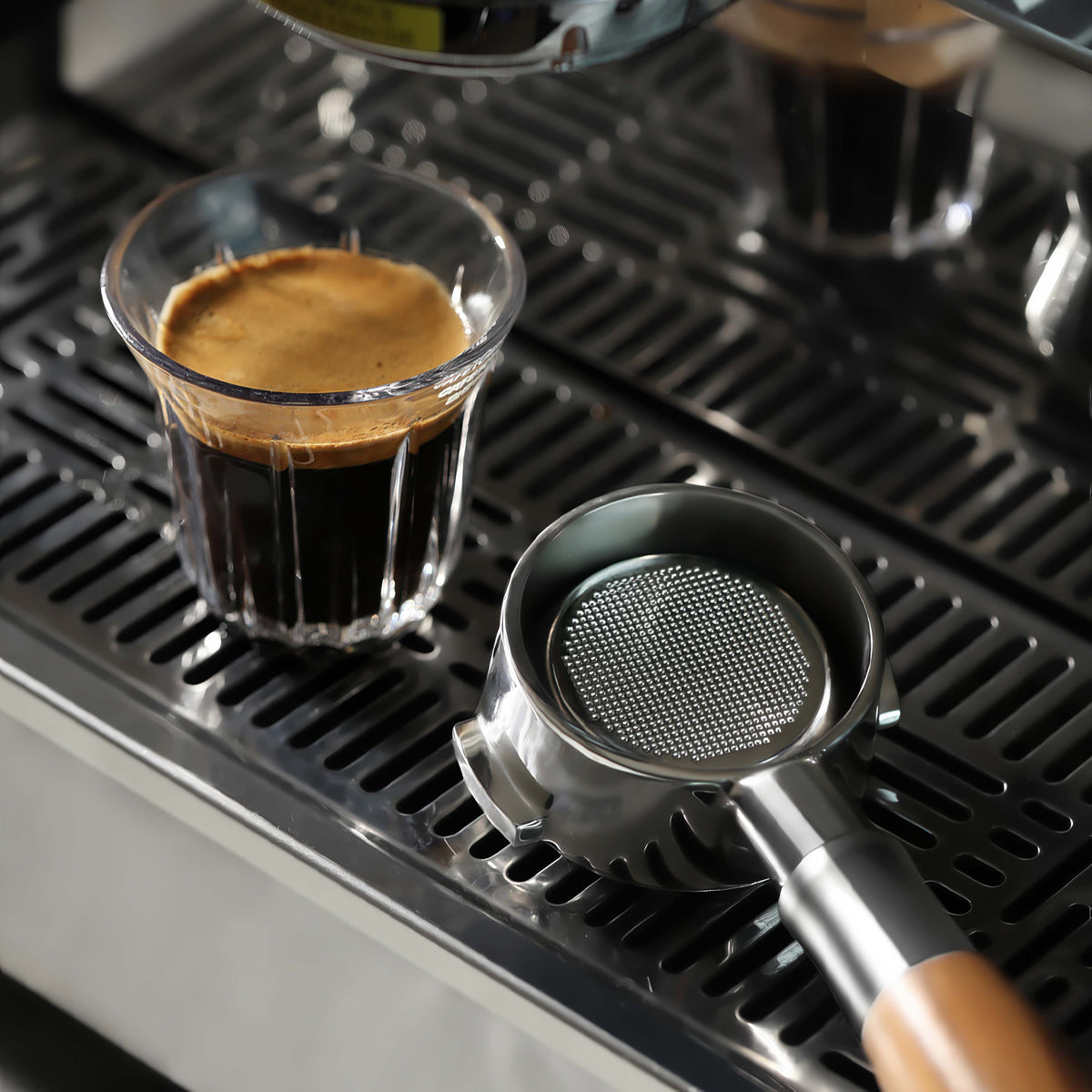ThunderShot Bottomless Portafilter – view 6 | Lastaforest