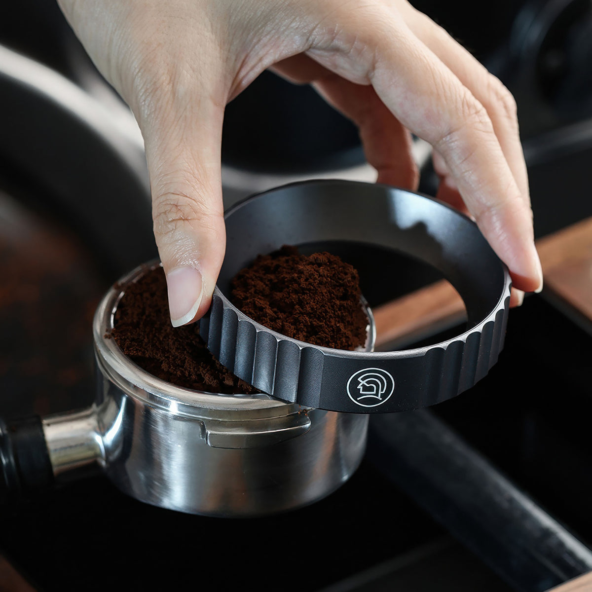 Funnel Cup Magnetic Dosing Ring – view 5 | Lastaforest