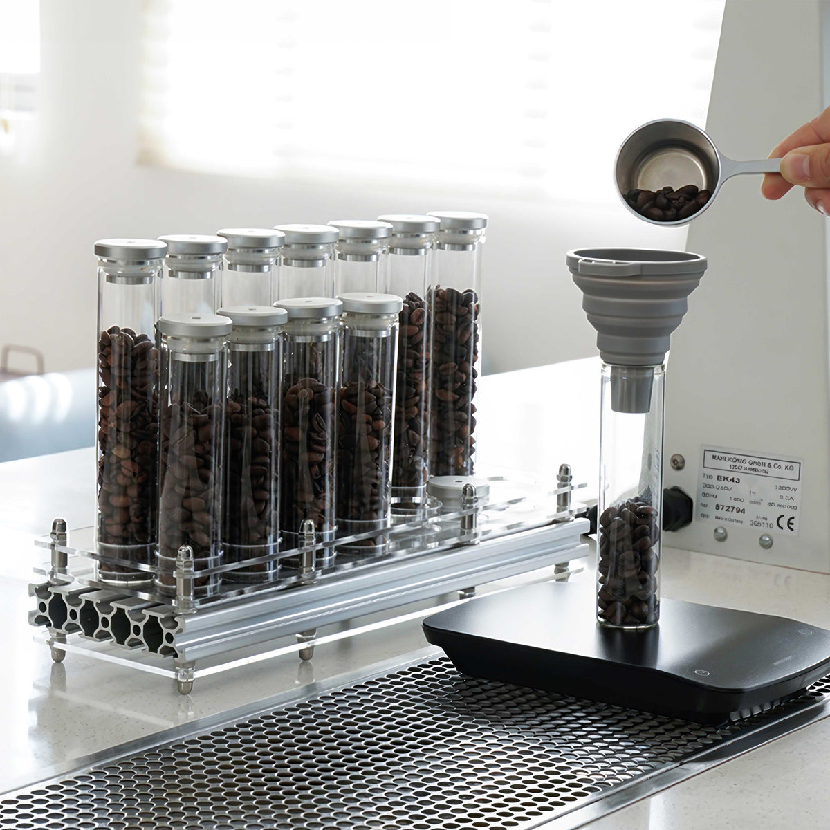 Coffee Bean Storage Bottle with One Way Valve – side view | Lastaforest