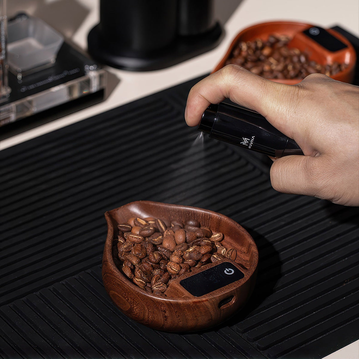 Electronic Walnut Coffee Scale With Leaf Shade – view 22 | Lastaforest