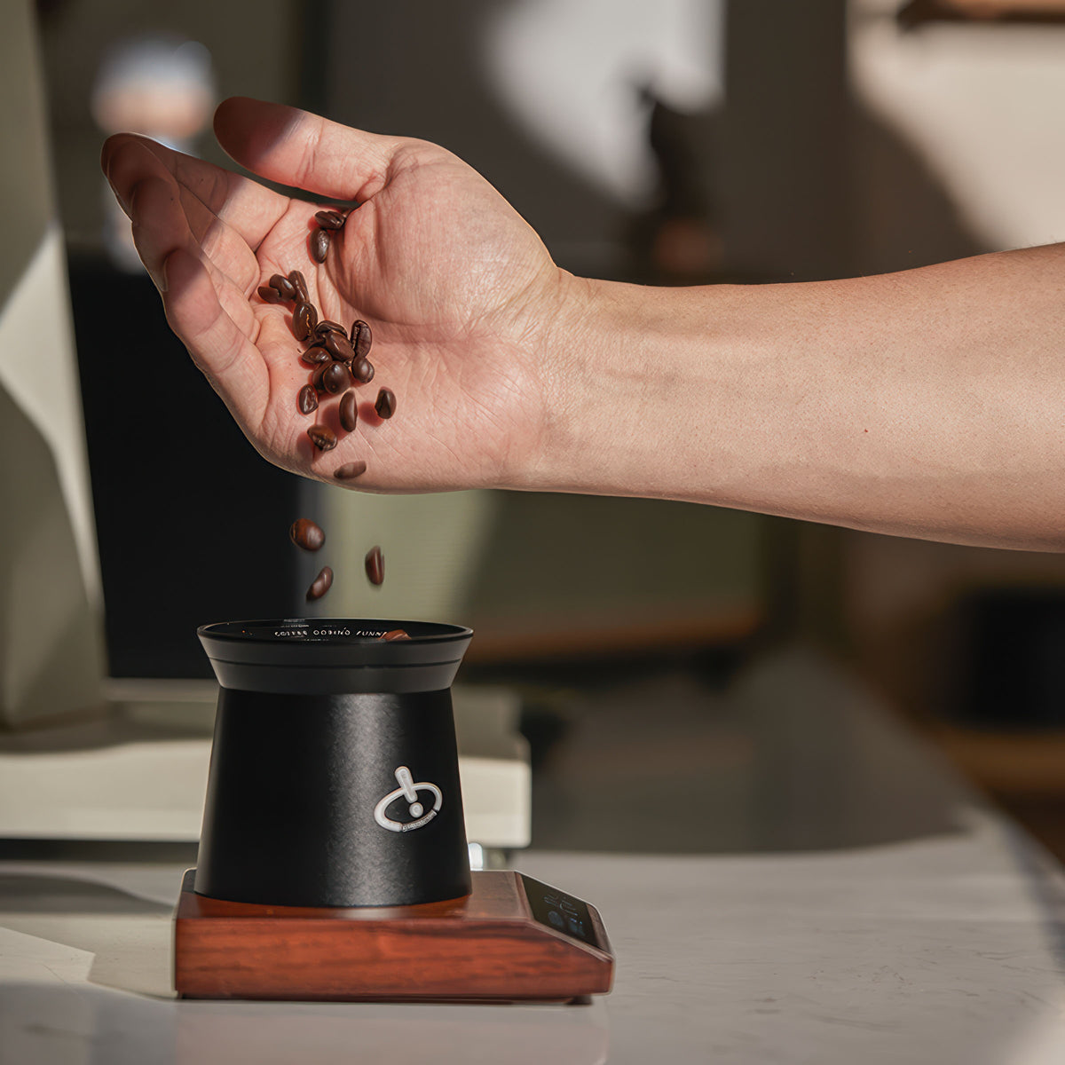 Precision Brew Walnut Digital Coffee Scale – view 7 | Lastaforest