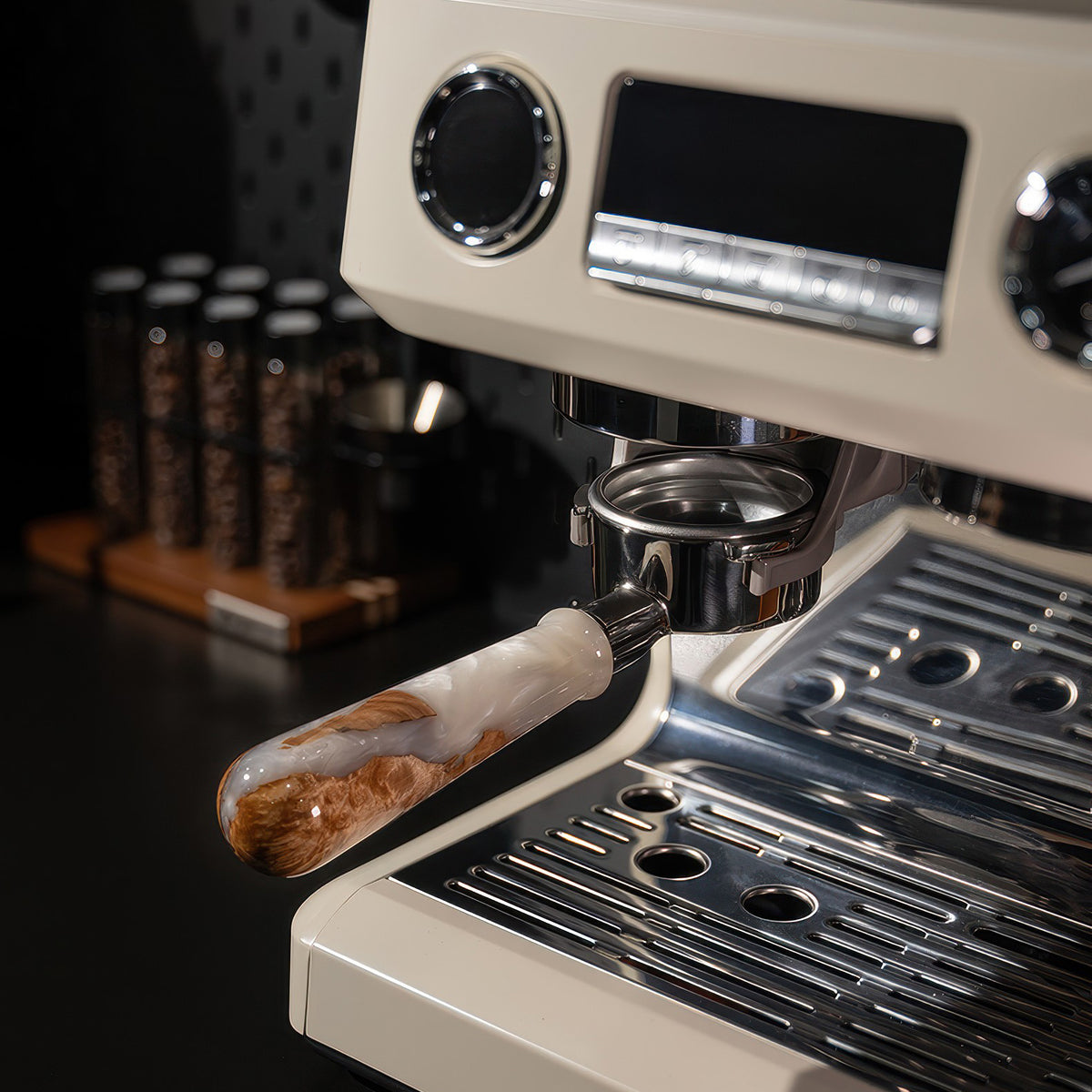 Walnut & Resin Handle Bottomless Portafilter – view 9 | Lastaforest