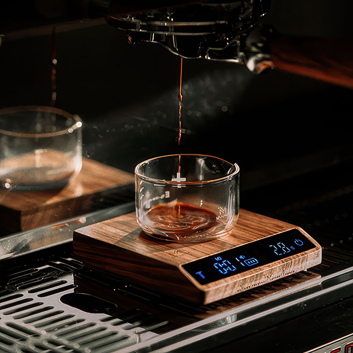 Precision Brew Walnut Digital Coffee Scale – detail view | Lastaforest