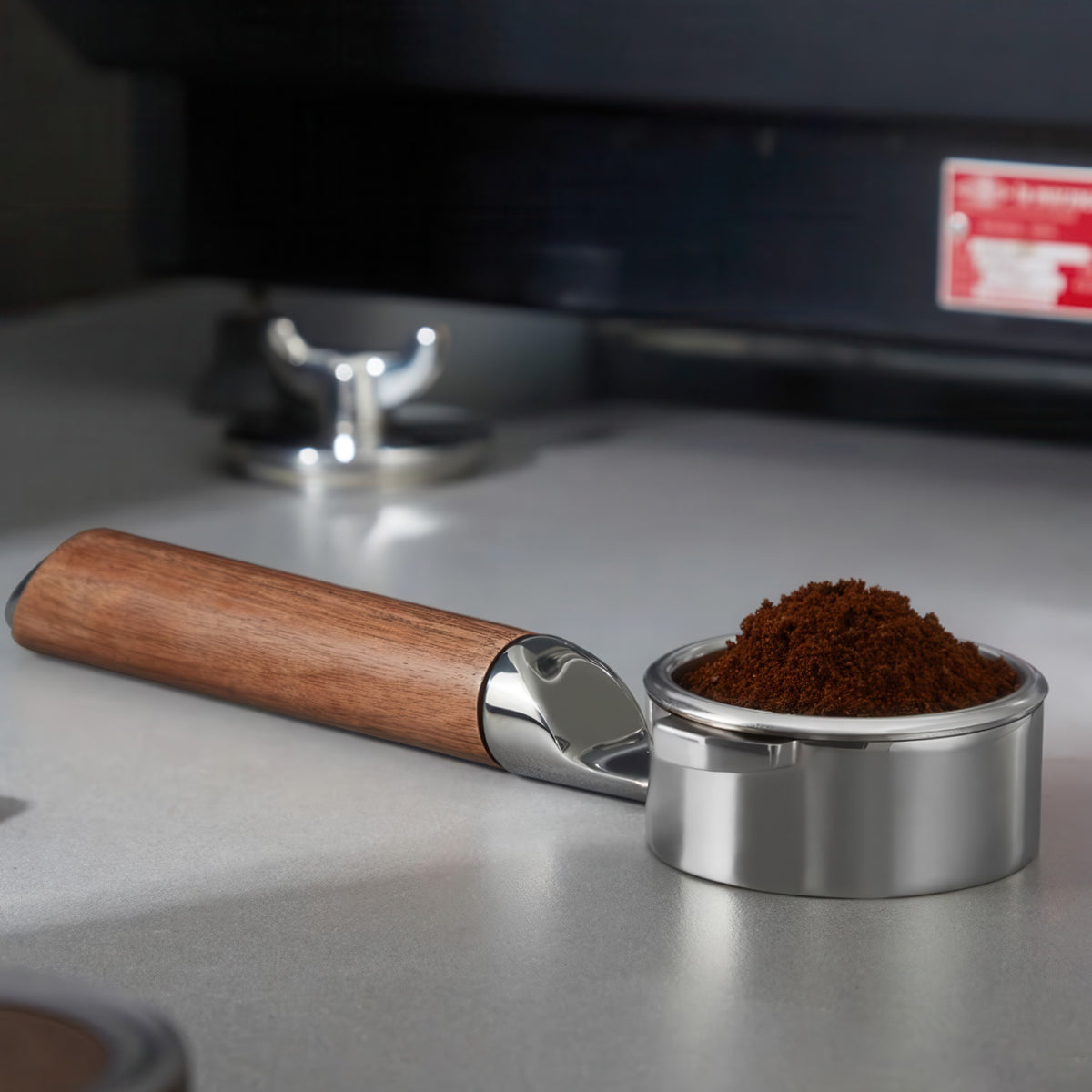 Bottomless Portafilter with Removable Double Spout – view 7 | Lastaforest