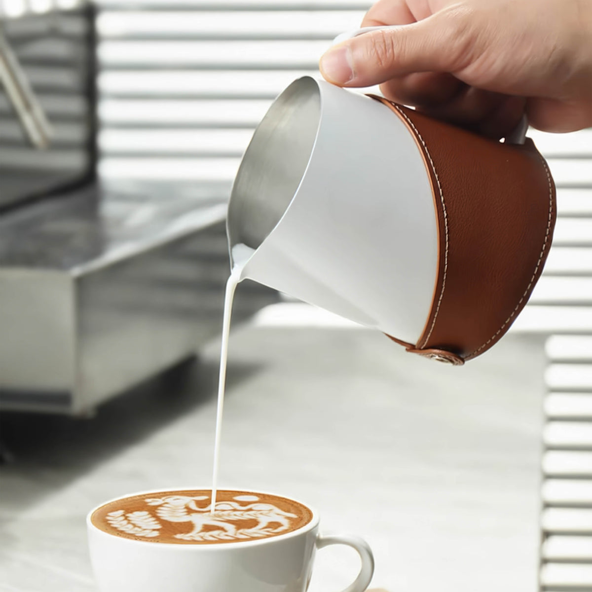 Advanced Milk Frothing Pitcher – view 9 | Lastaforest