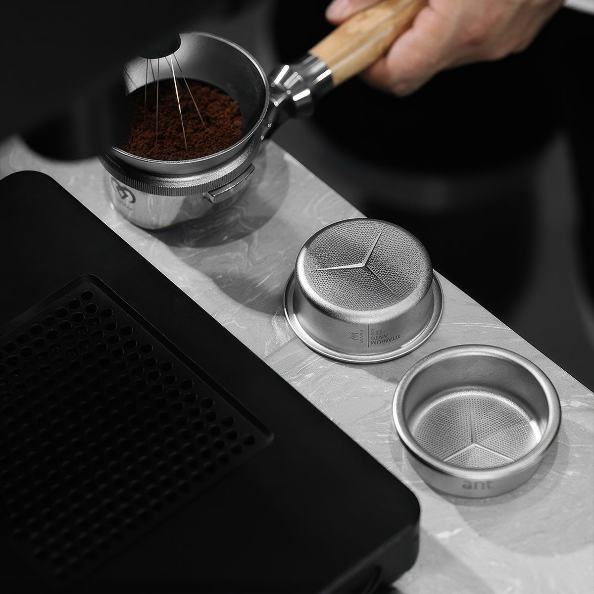 Pure Titanium Espresso Basket – top view | Lastaforest