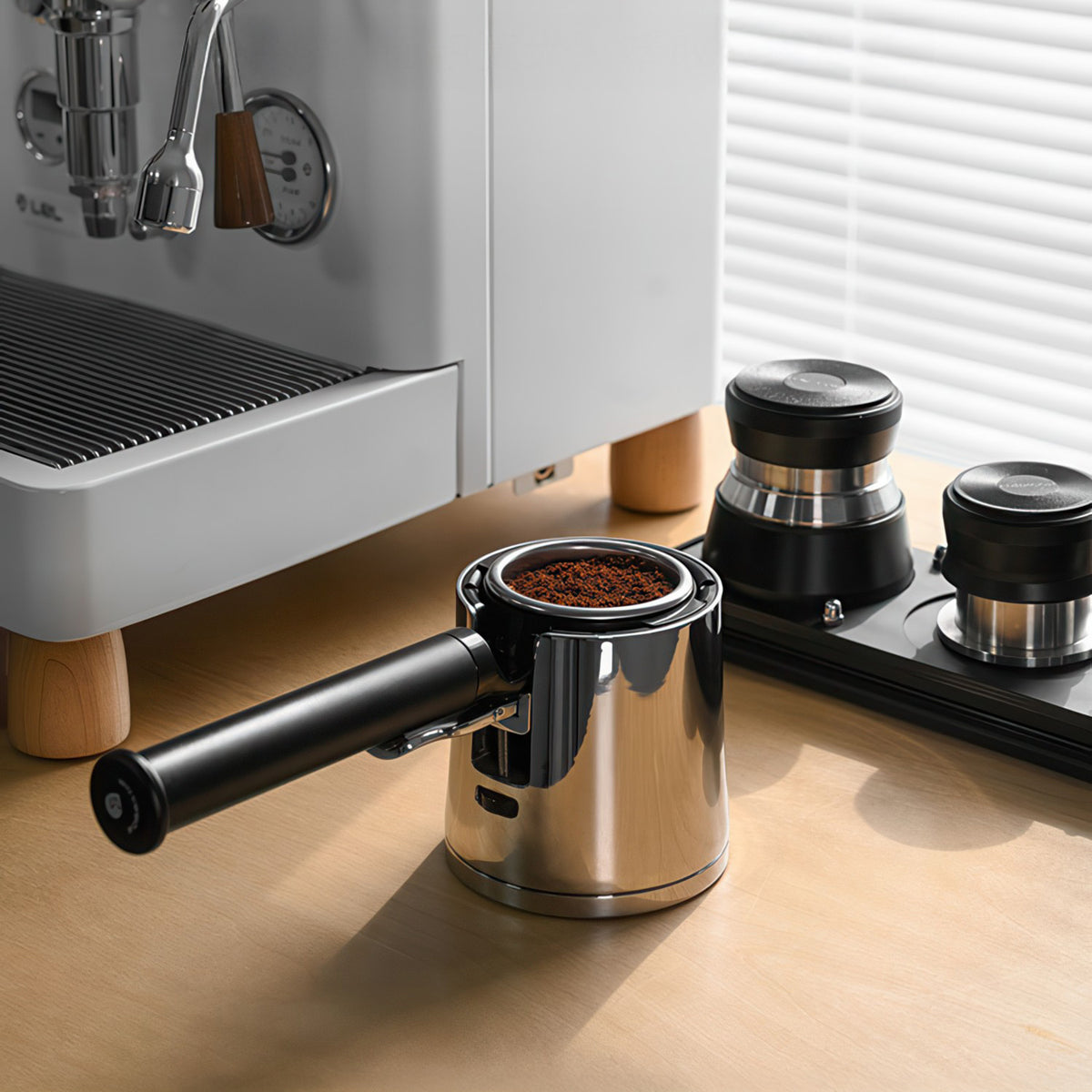 Flat Bottomless Portafilter - High-Efficiency Extraction – top view | Lastaforest